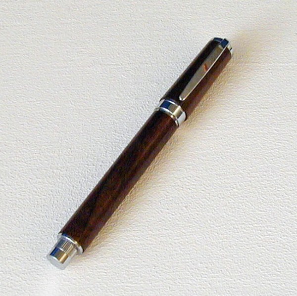 rollerpen-graduatemagnetic-silber-nussbaumholz